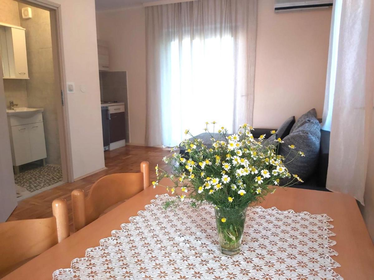 Apartmani Svitlana Sukošan Exterior foto
